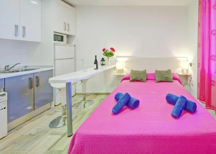 Muralla Roja-3 By Interhome カルプ