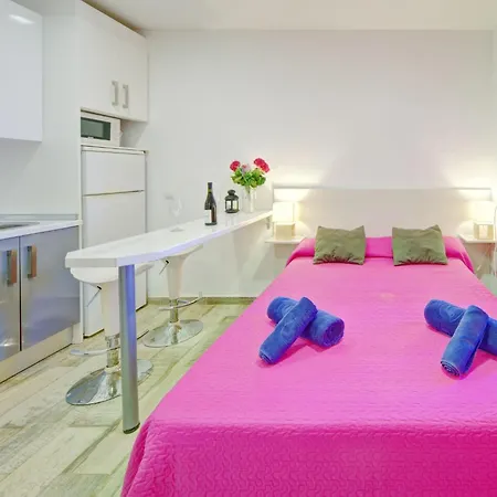 Muralla Roja-3 By Interhome קלפה